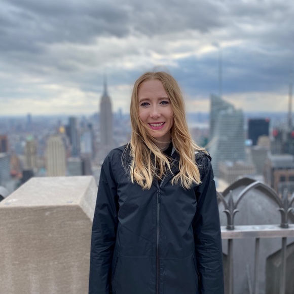 Meet your Posher, Courtney - Picture 3 of 8